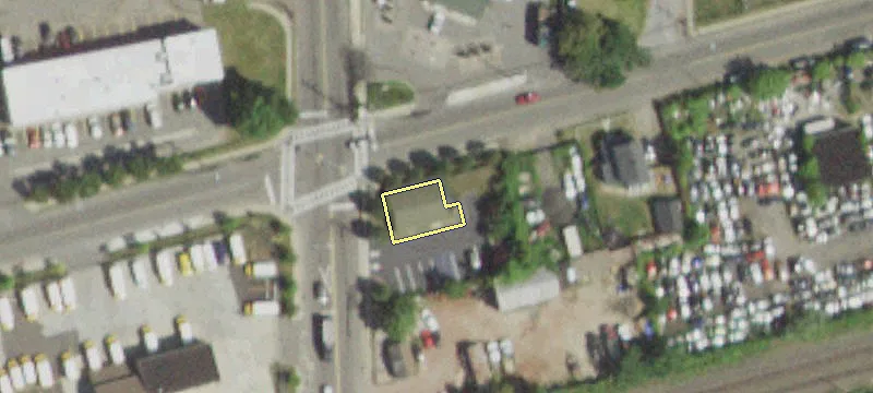 96 Moffitt Blvd