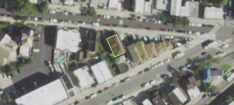 6142 Maspeth Ave