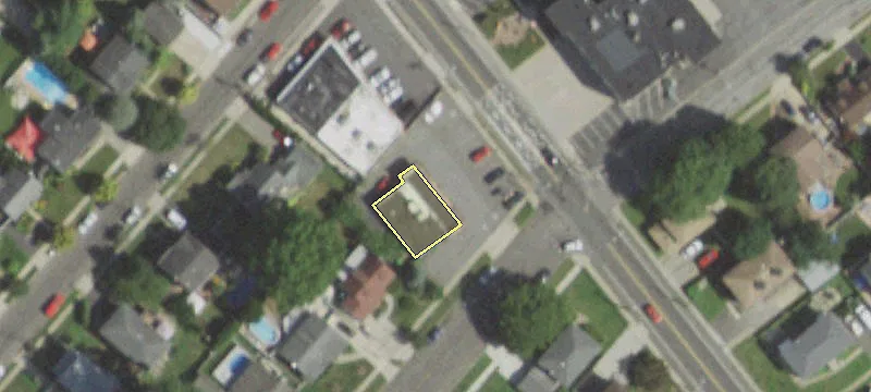 832 Main St