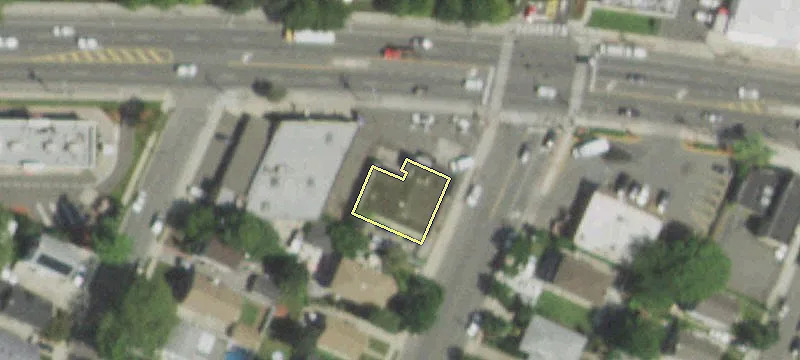 1587 Hempstead Tpke