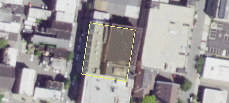 82 4th St