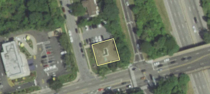 824 Old Country Rd