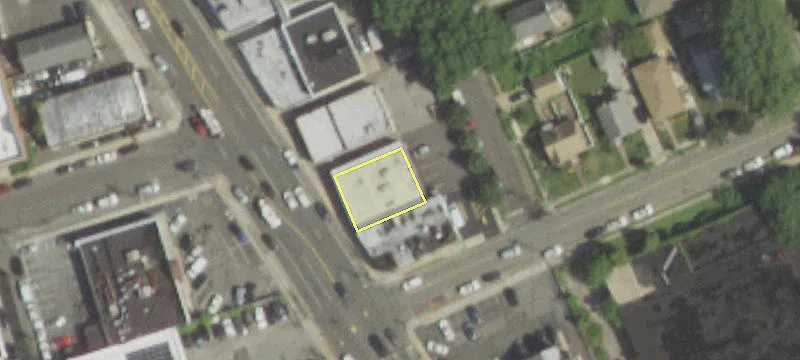 122 Herricks Rd