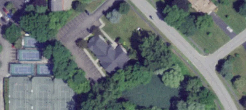 55 Sullys Trl, Unit 8