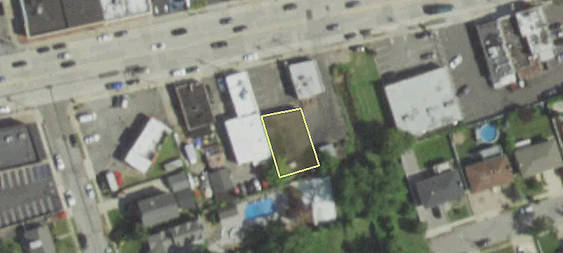 2492 Merrick Rd