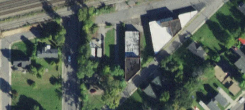 70 Dengler St