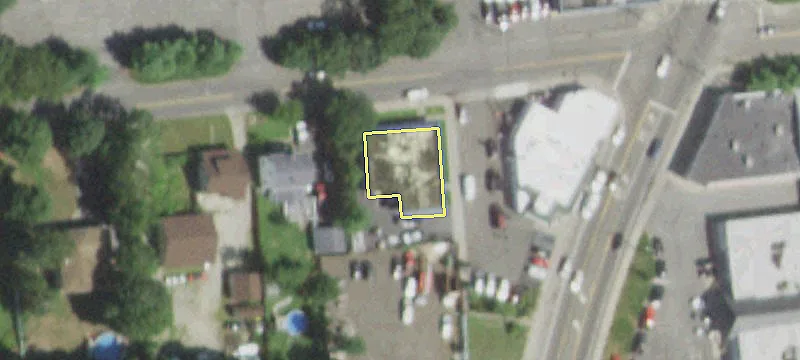108 Robinson Ave