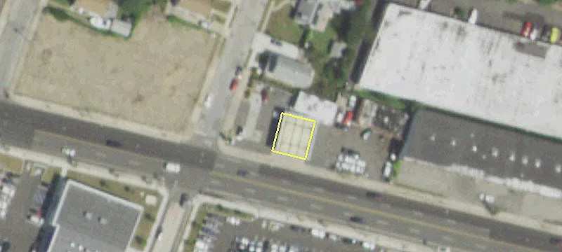 385 Merrick Rd