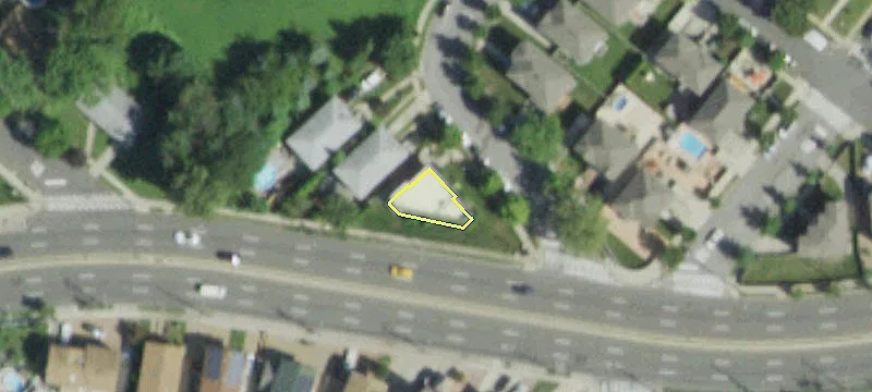 3077 Hylan Blvd