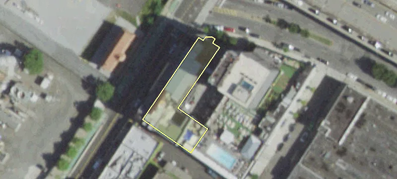 4221 Vernon Blvd