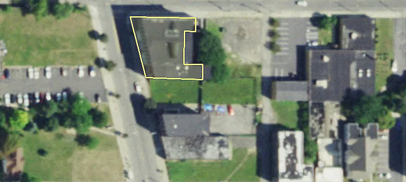 2113 Main St