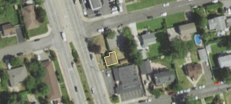 2011 Deer Park Ave