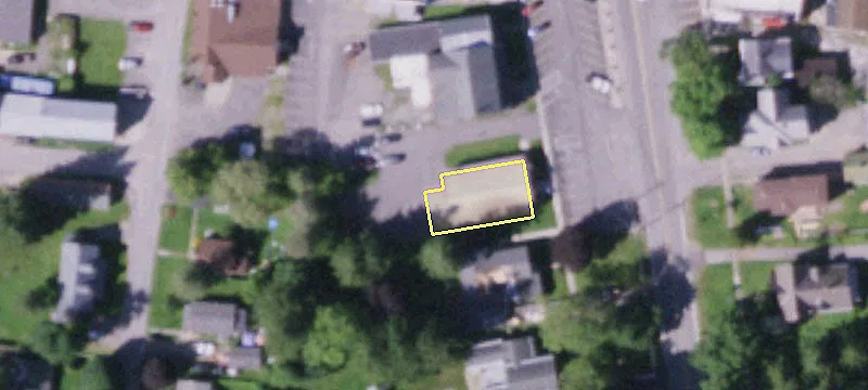 18 Eaton St