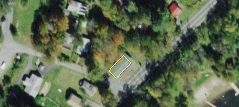 402 Sackett Lk Rd