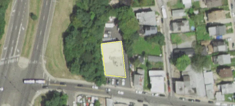 80 Mott Ave