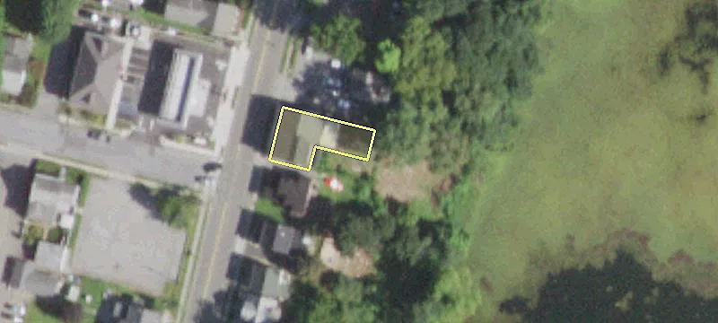 2758 Main St