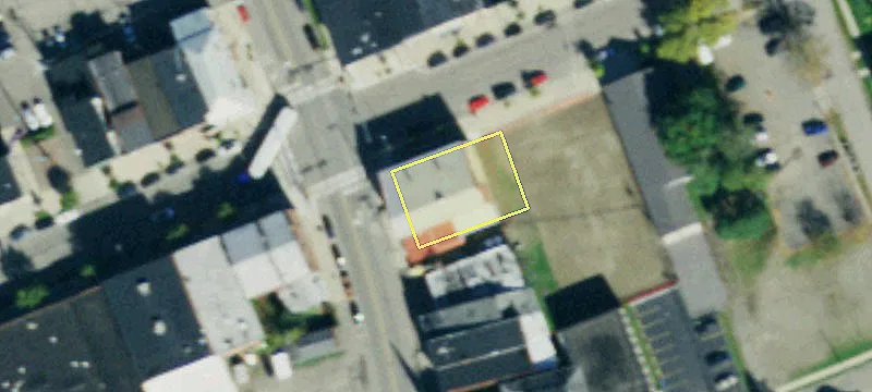 28 Main St