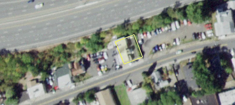16 Wayne Ave