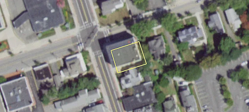 220 Roanoke Ave