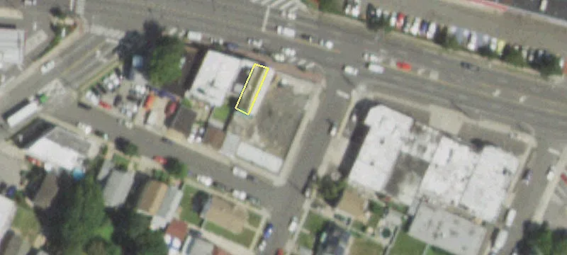557 Hempstead Tpke