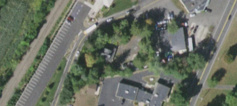 24 Old Middletown Rd
