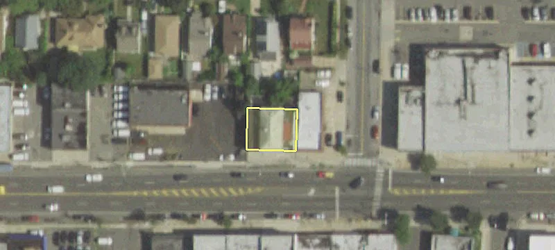 220-222 Hempstead Tpke