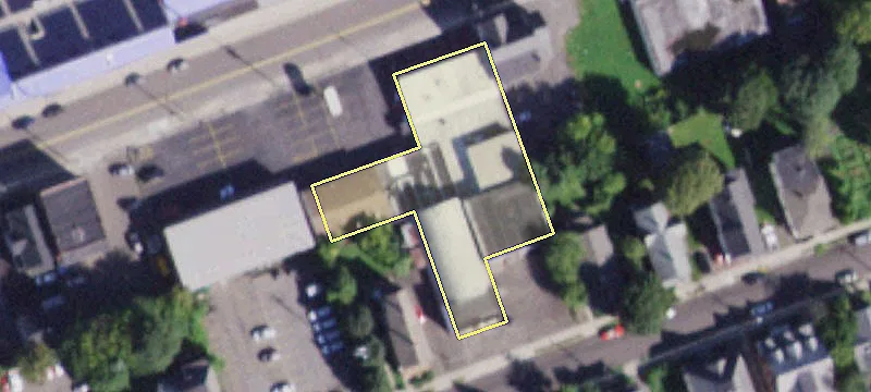 152 Henry St