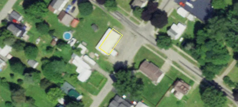 33 1st St