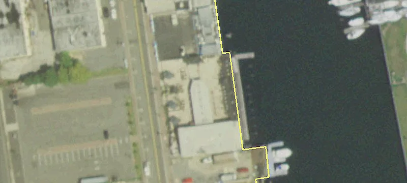 395 Woodcleft Ave
