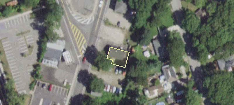 495 Mastic Rd