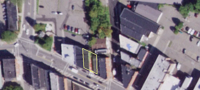 11 Broad St
