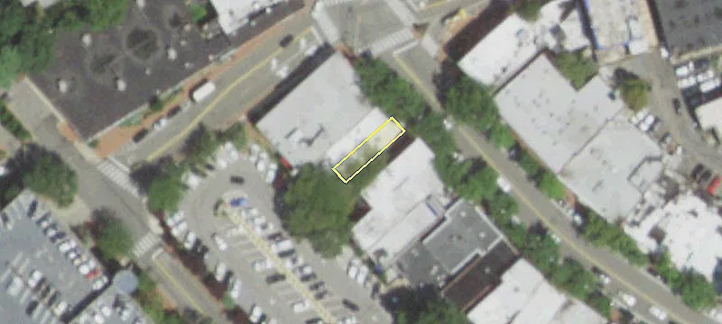46 Middle Nck Rd