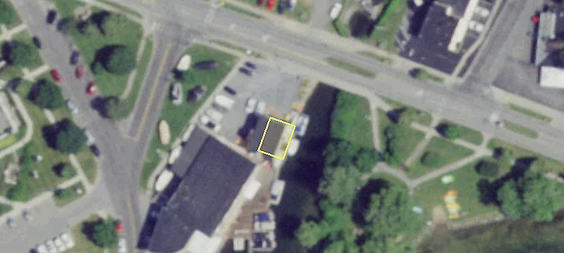 11 Lakeshore Dr