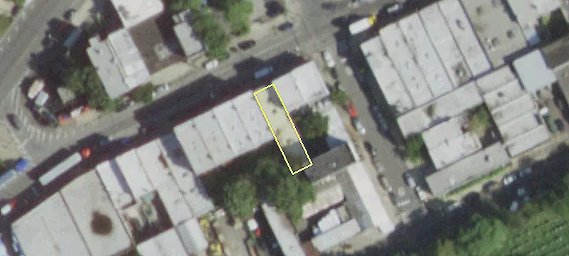 3140 Greenpoint Ave