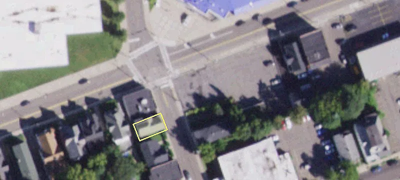 130 Henry St