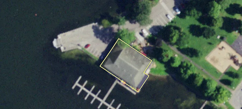 2 Lakeside Dr