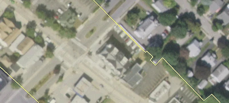 379 Riverside Ave