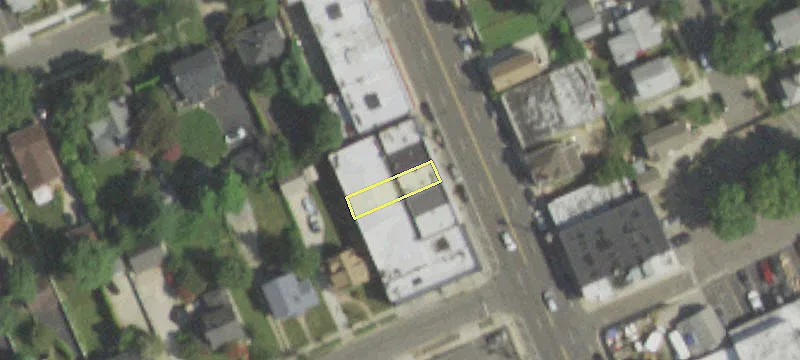 305 Willis Ave