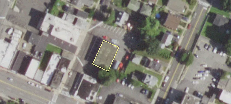 8 Lawn Ave