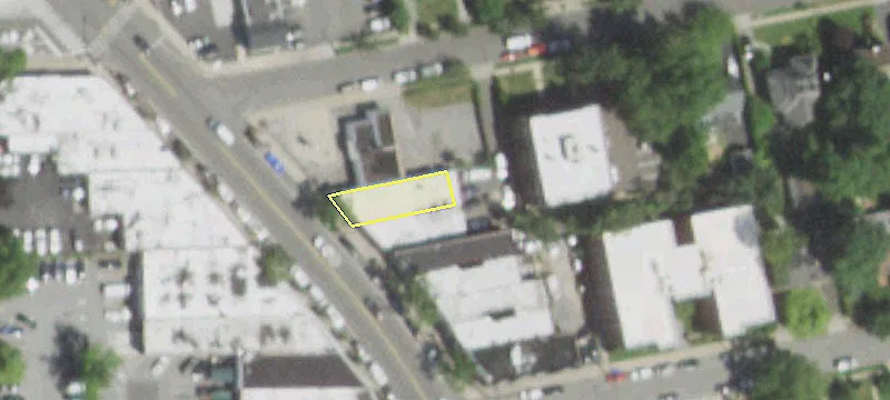 510 Plandome Rd, Unit 520
