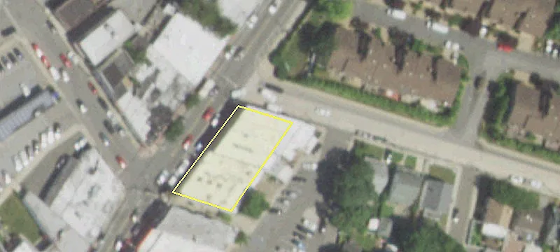 1067 Broadway