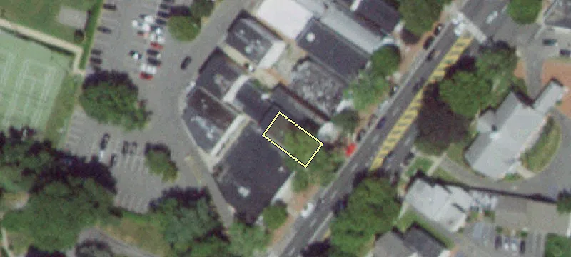 81 Main St