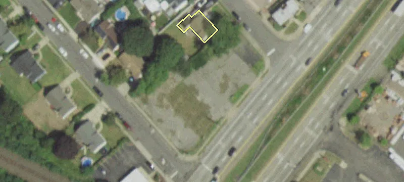 240 Sunrise Hwy