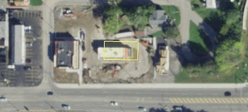 2222 Lyell Ave