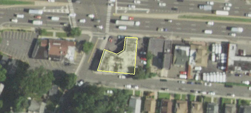 560 Sunrise Hwy