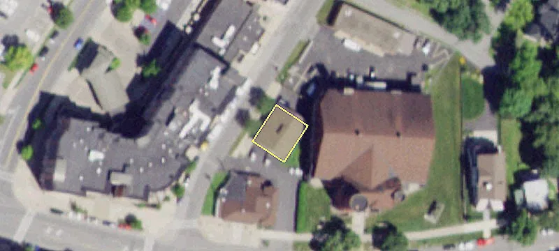 110 Henry St