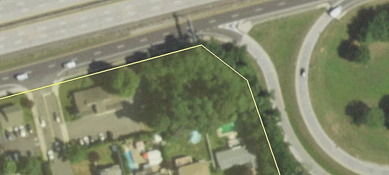 990 Sunrise Hwy