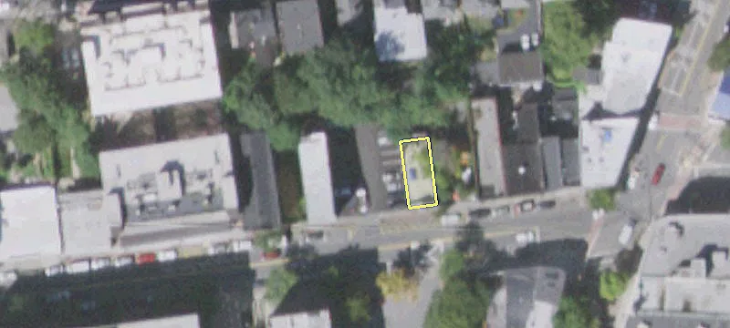 960 Main St
