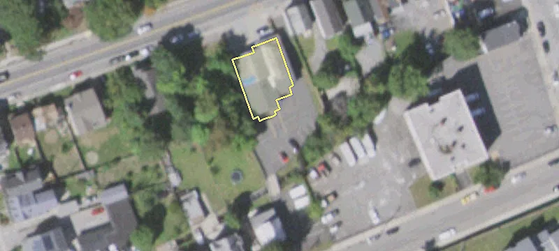 1427 Main St