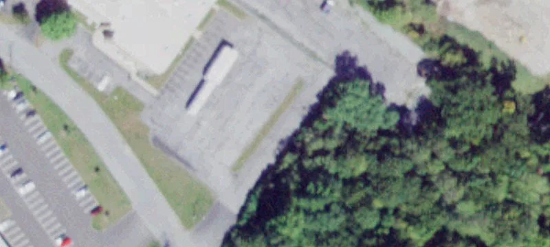 40 Commercial Ave